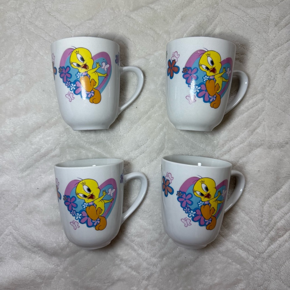 Vintage Set Of 4 Warner Brothers Tweety Bird Mugs
